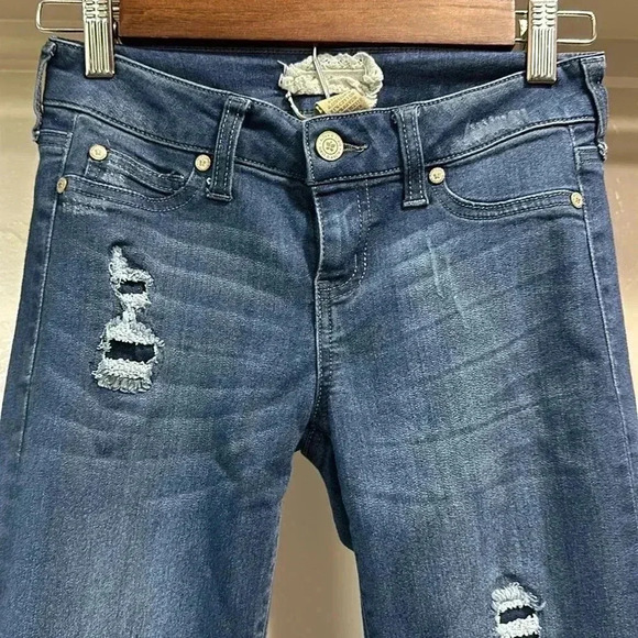 Jeans - Picture 2 of 6